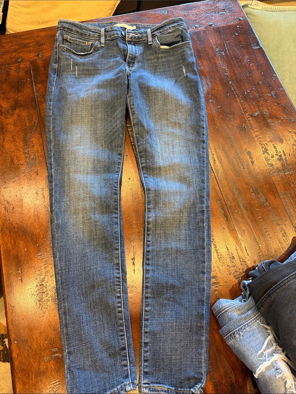 Levi's Women's Skinny Jeans in Faded Blue Wash